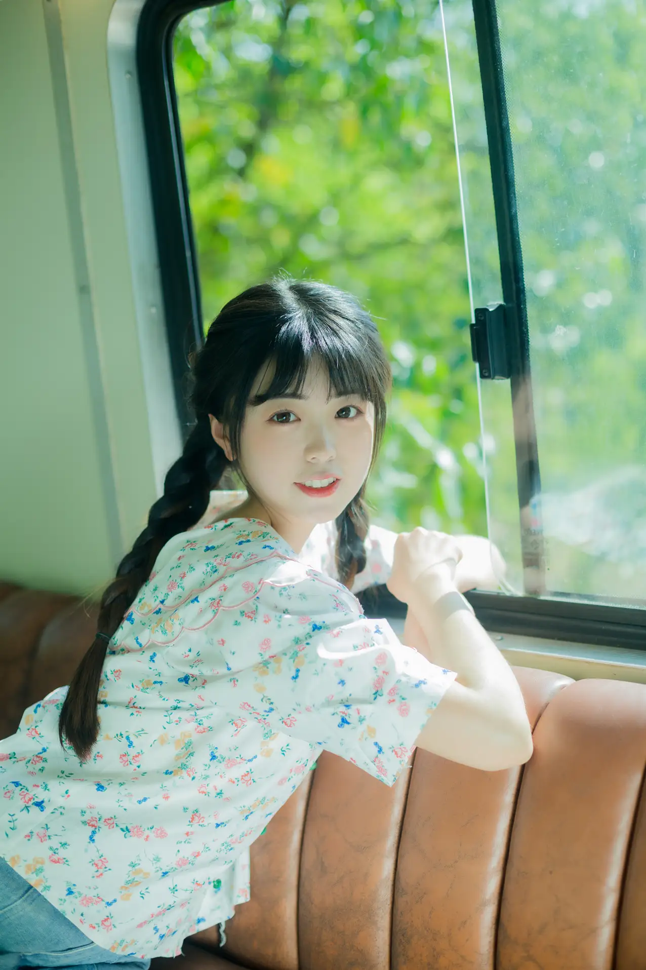 [YITUYU] 2022.09.11 Vol.1922 – The happiness hidden in the corner of the bus Cute bubbles#[28P]-5