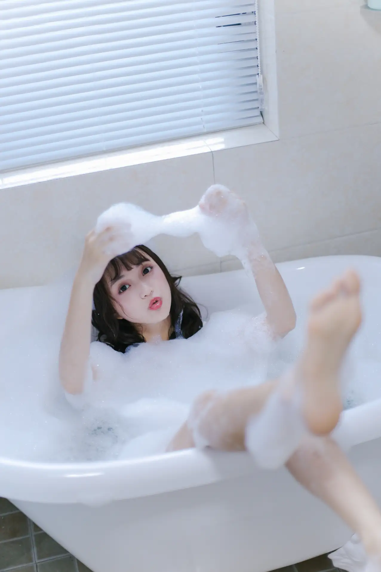 [YITUYU] 2022.08.25 Vol.1788 – Milk Bubble Bath a fish tail#[27P]-27